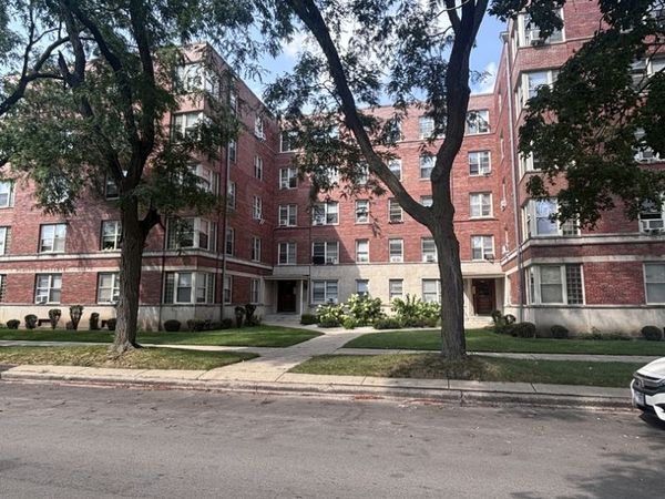 2610 W Balmoral Avenue, Unit 103, Chicago, IL 60625