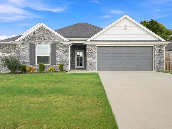 310 W Tyler Road , Farmington, AR 72730