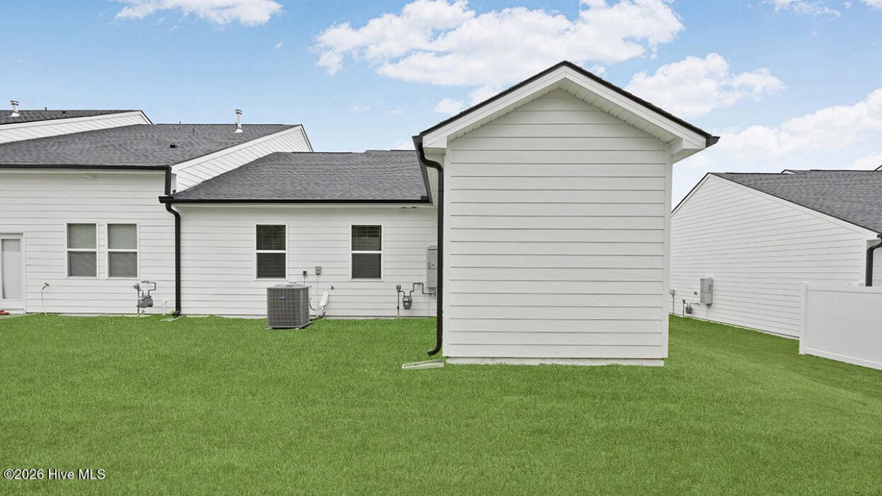 810 Feldspar Manor Photo 31