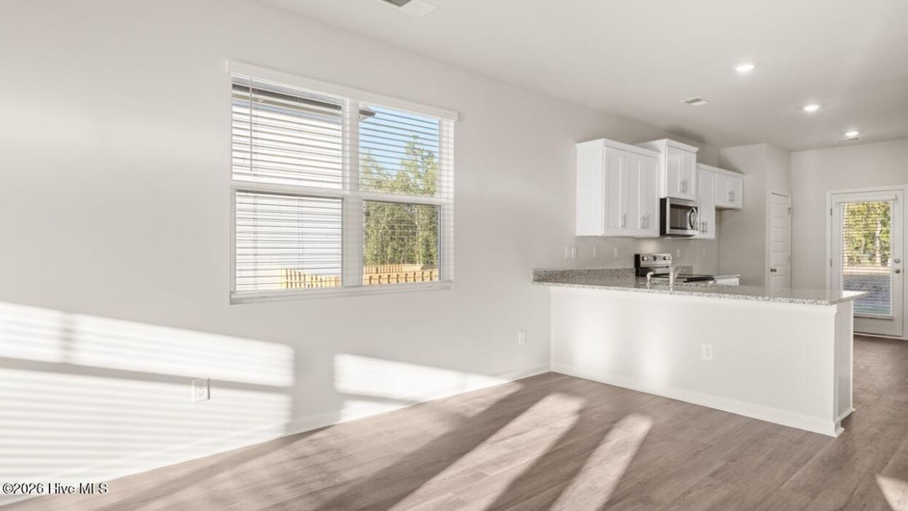 810 Feldspar Manor Photo 6