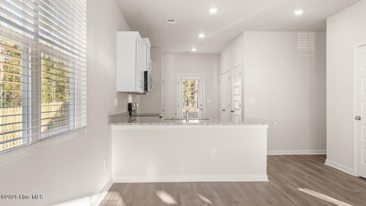 810 Feldspar Manor Photo 8