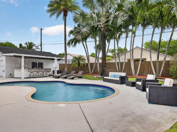 18211 SW 95th Ct , Palmetto Bay, FL 33157