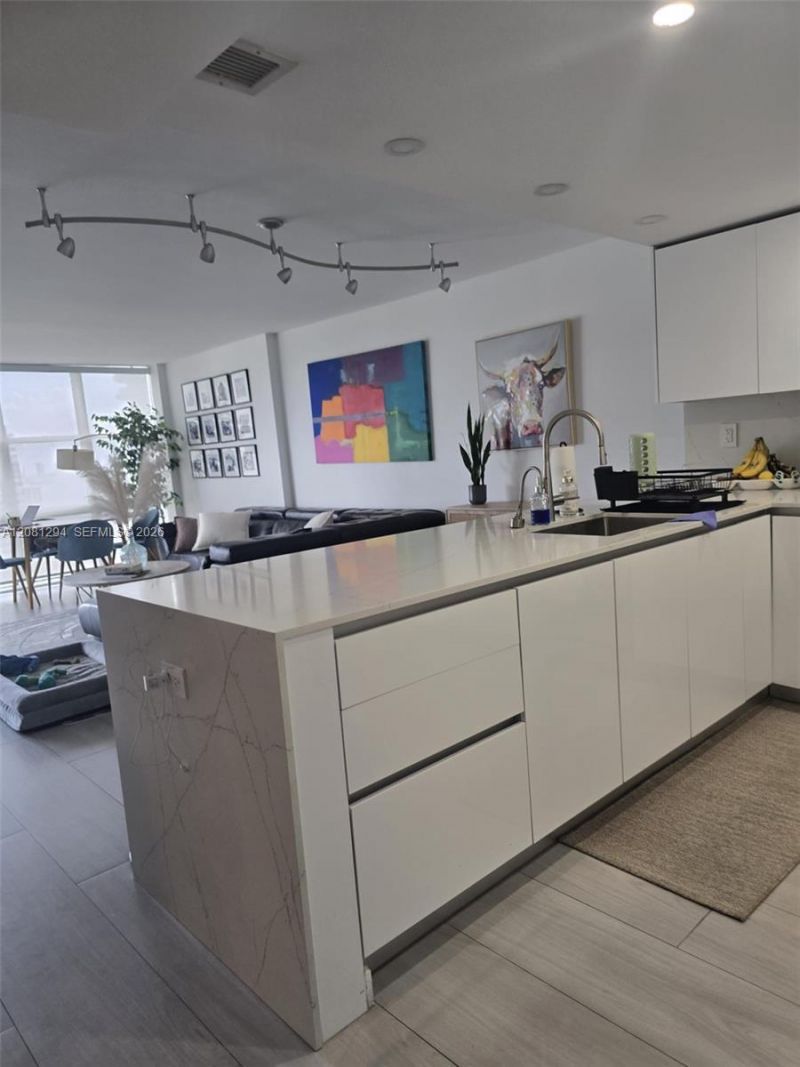 1901 Brickell Ave , Unit B2110, Miami, FL 33129 Photo