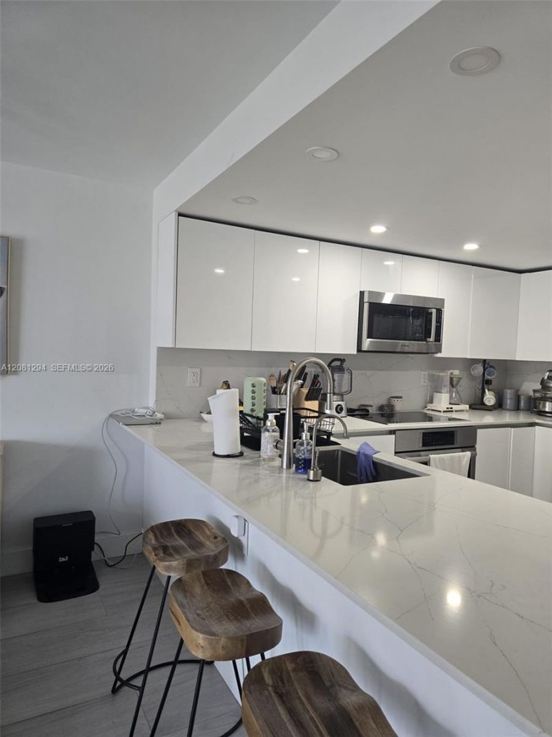 1901 Brickell Ave , Unit B2110, Miami, FL 33129 Photo