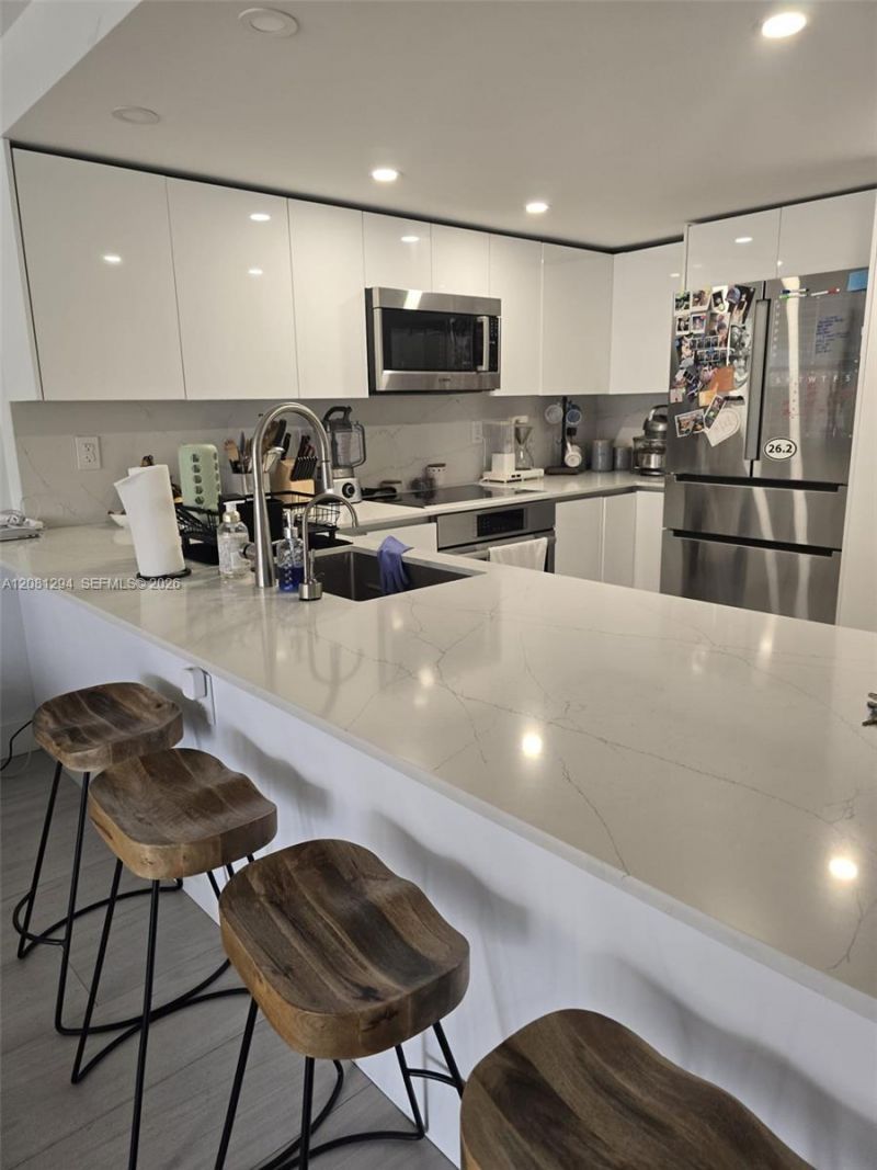 1901 Brickell Ave , Unit B2110, Miami, FL 33129 Photo