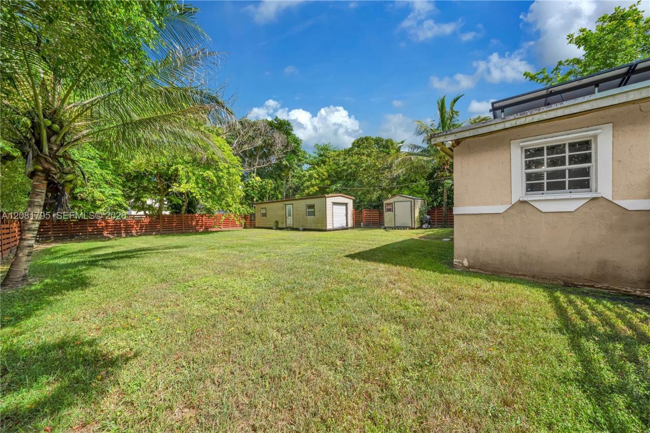 6401 SW 63rd Ct, South Miami, FL 33143 Photo