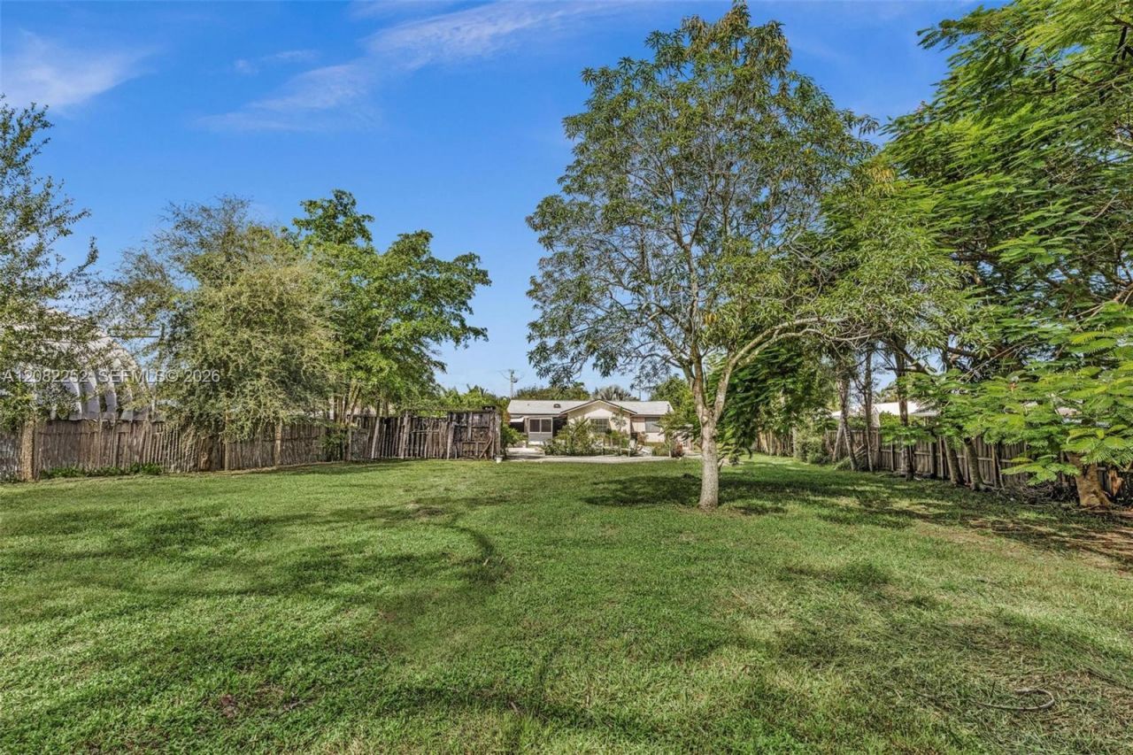5088 2nd Rd , Lake Worth, FL 33467 Photo