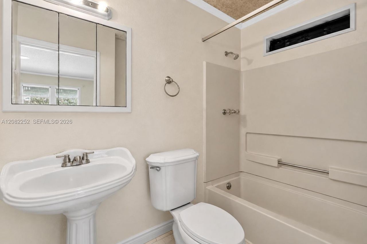 5088 2nd Rd , Lake Worth, FL 33467 Photo