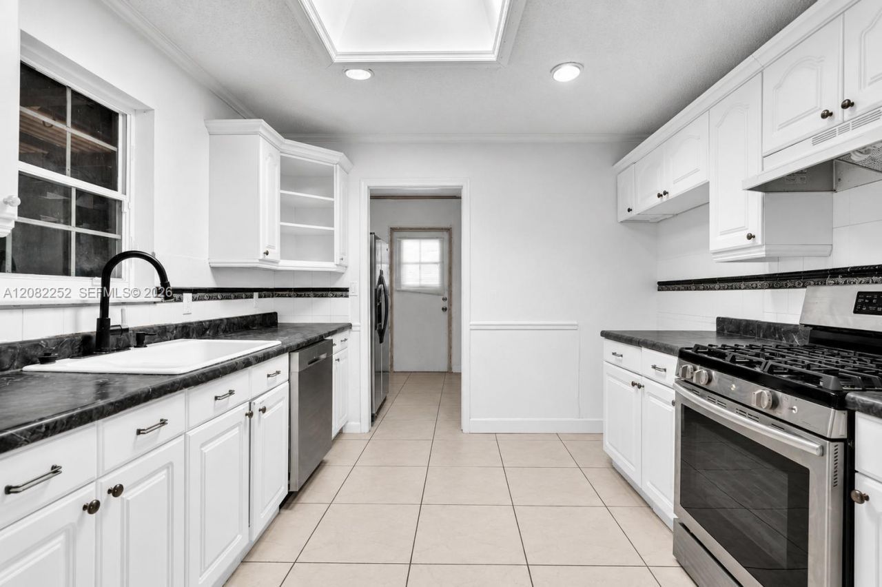 5088 2nd Rd , Lake Worth, FL 33467 Photo