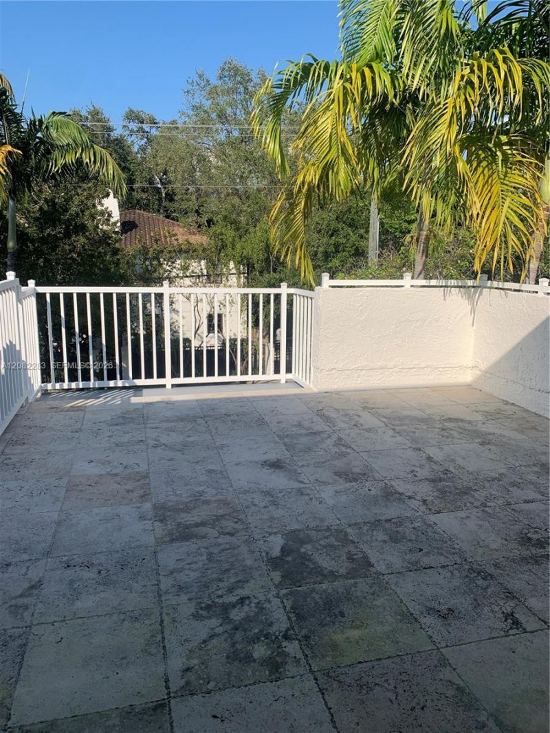 3203 Mary St , Unit 4, Miami, FL 33133 Photo