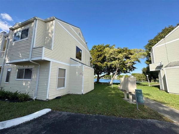 3405 NW 44th St , Unit 204, Oakland Park, FL 33309