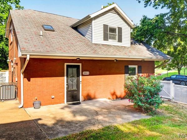 2910 Osceola Street, St Louis, MO 63111