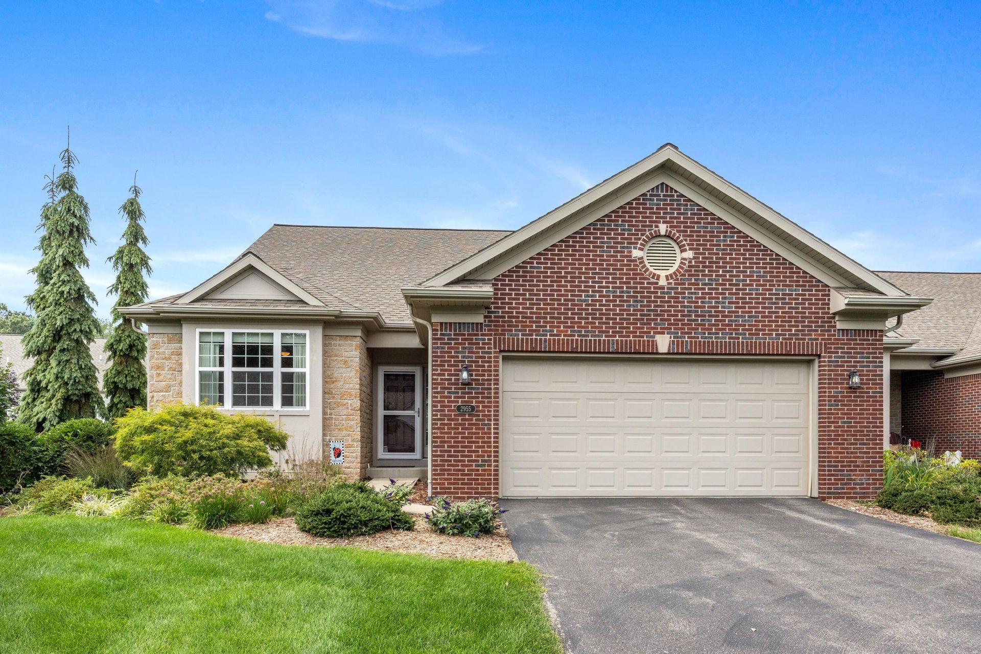 2955 Woodridge Circle Ne, Grand Rapids, MI 49525 Main Photo