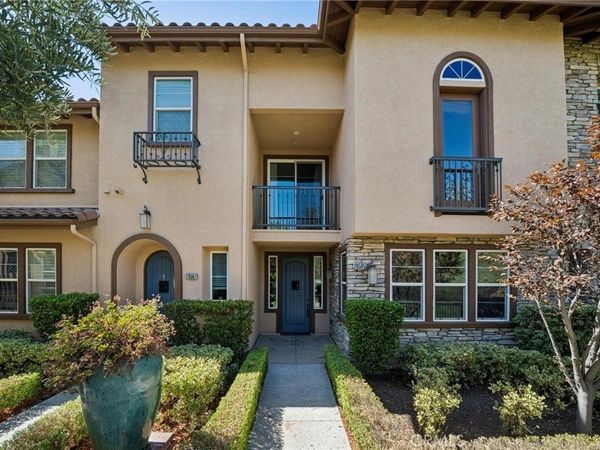 28565 Herrera Street, Unit 100, Valencia, CA 91354