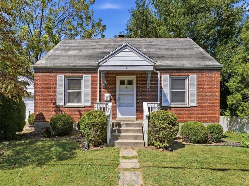 4 Gambier Circle, Greenhills, OH 45218 Photo 1
