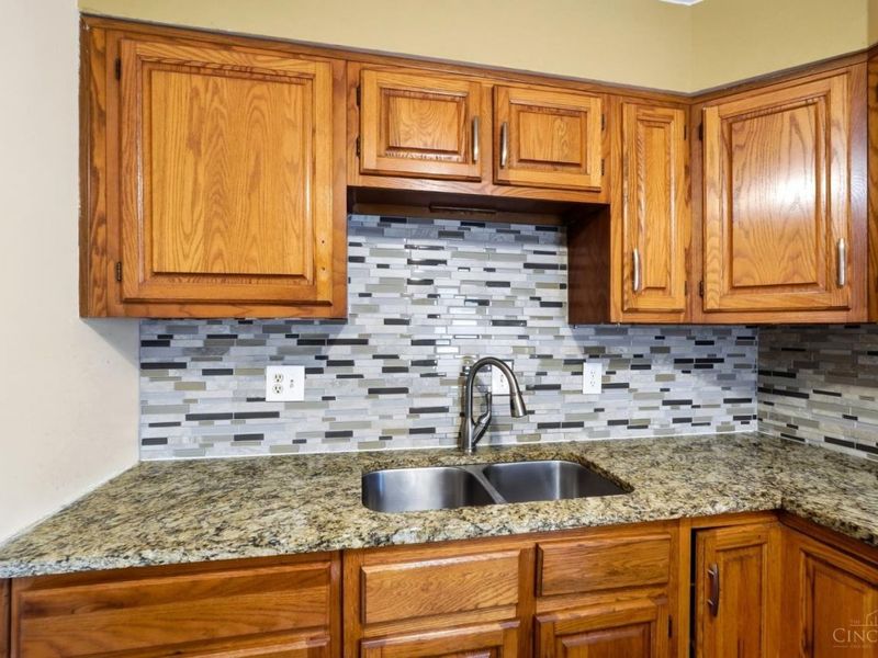 4 Gambier Circle, Greenhills, OH 45218 Photo 14