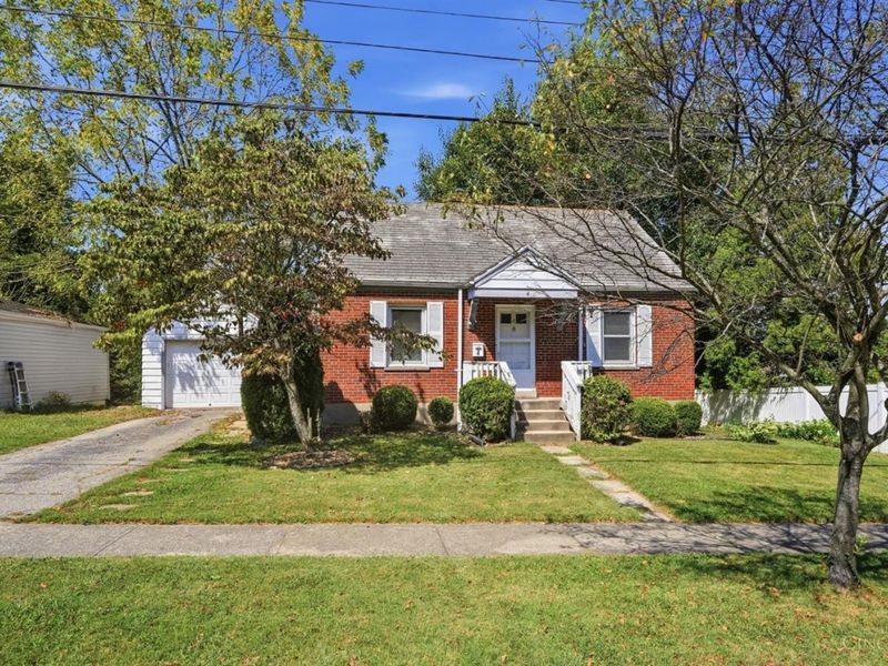 4 Gambier Circle, Greenhills, OH 45218 Photo 3