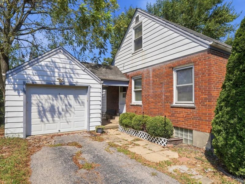 4 Gambier Circle, Greenhills, OH 45218 Photo 5