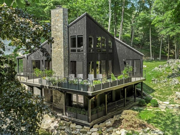1114 Barrett Circle W, Carmel, NY 10512