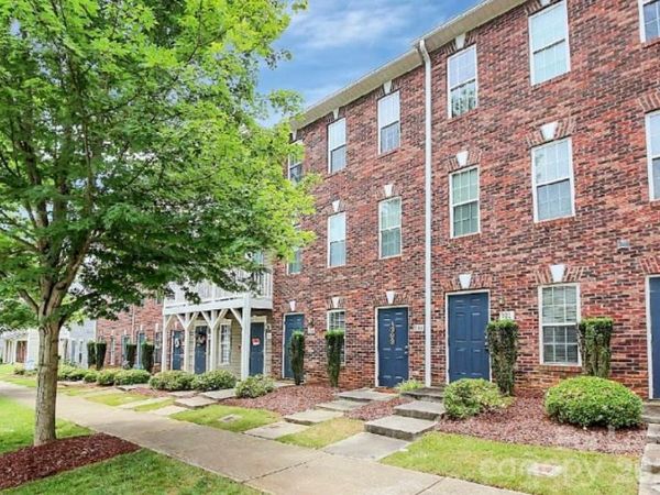 106 Locomotive Lane , Unit 104, Mooresville, NC 28115