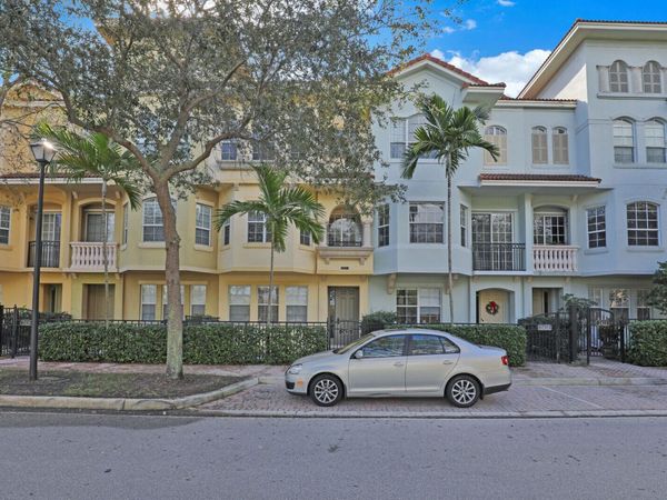 2425 San Pietro Circle, Palm Beach Gardens, FL 33410