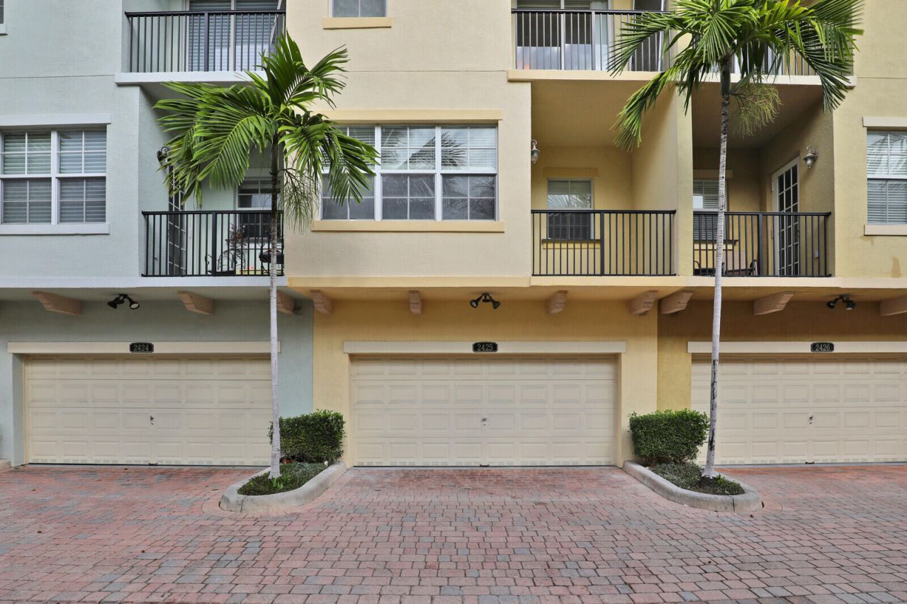 2425 San Pietro Circle, Palm Beach Gardens, FL 33410 Photo