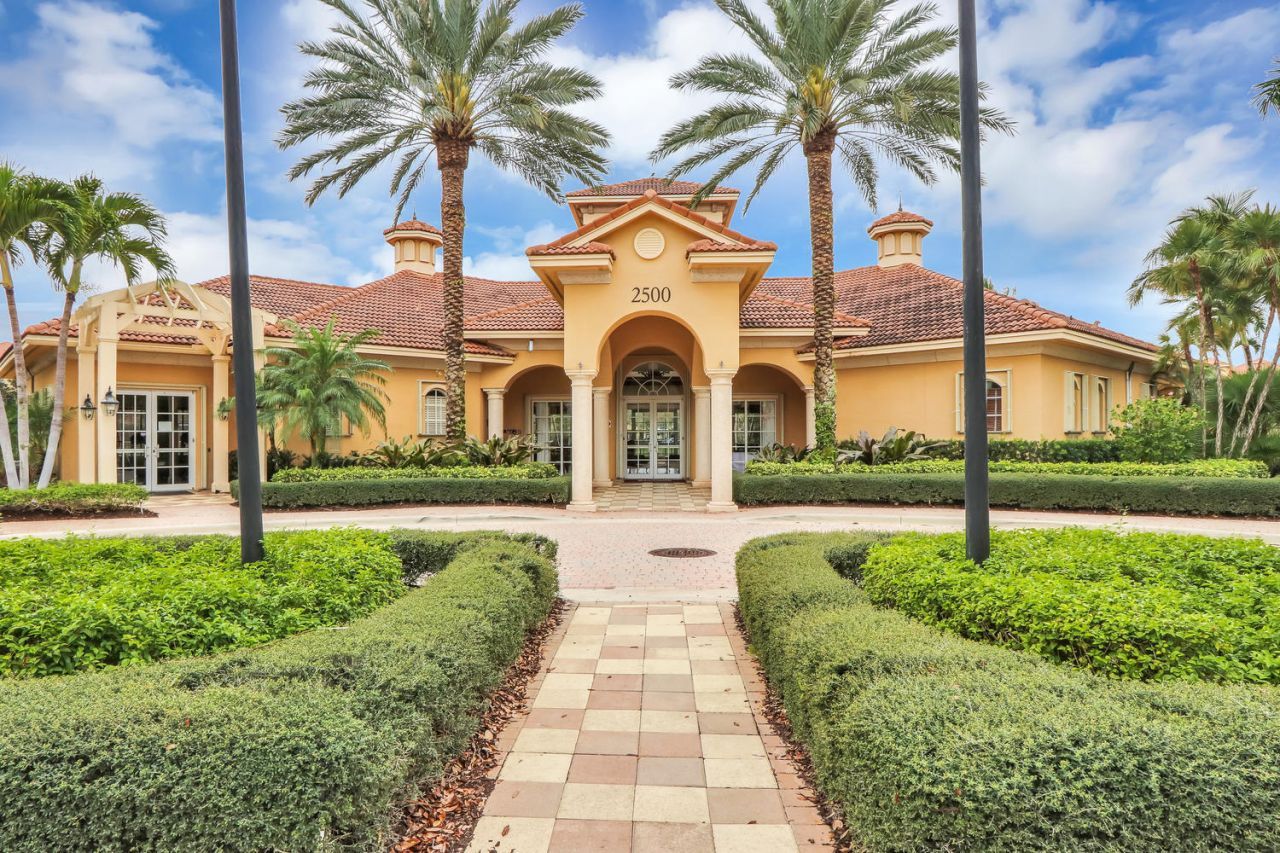 2425 San Pietro Circle, Palm Beach Gardens, FL 33410 Photo