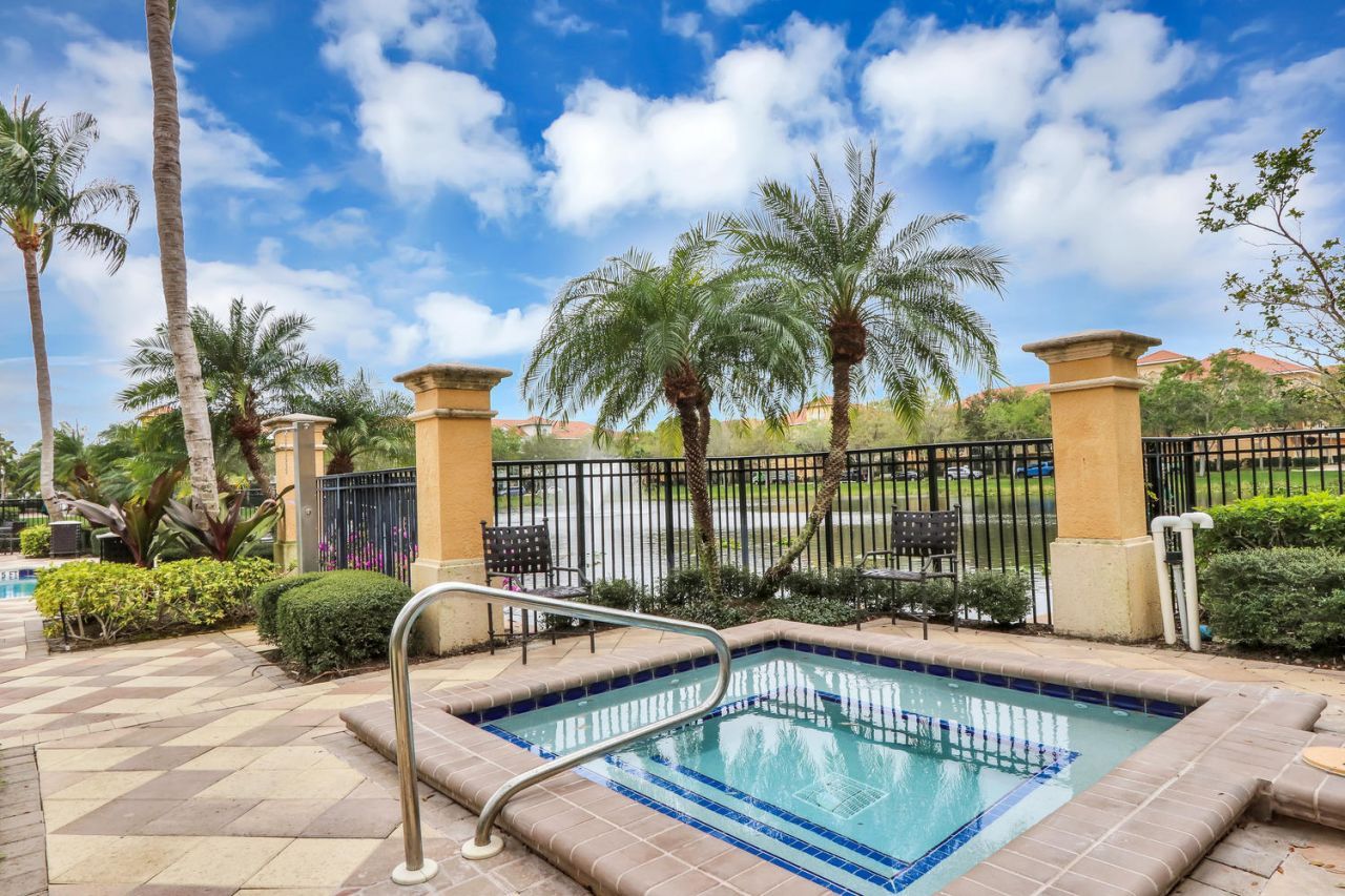 2425 San Pietro Circle, Palm Beach Gardens, FL 33410 Photo