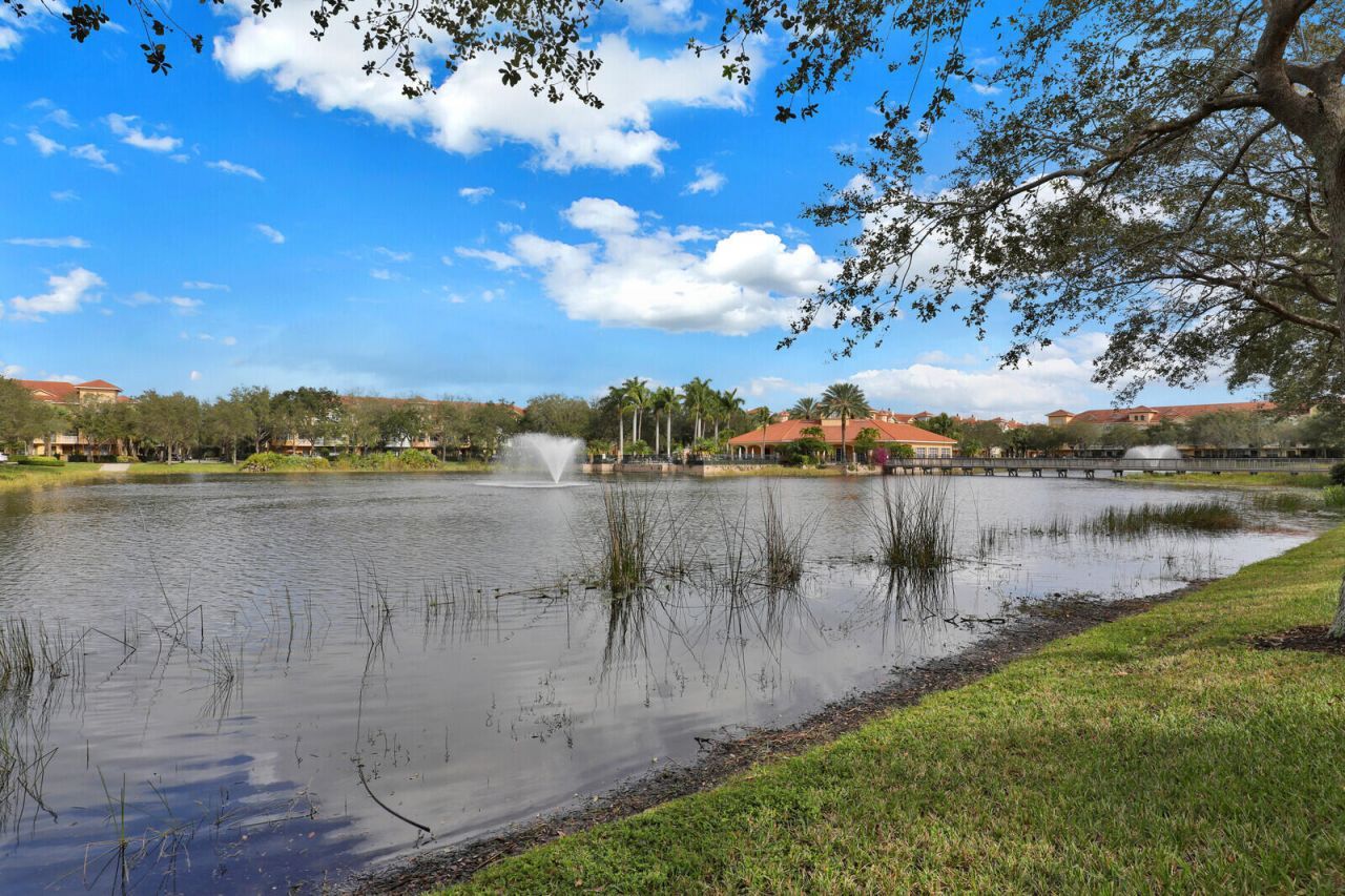 2425 San Pietro Circle, Palm Beach Gardens, FL 33410 Photo