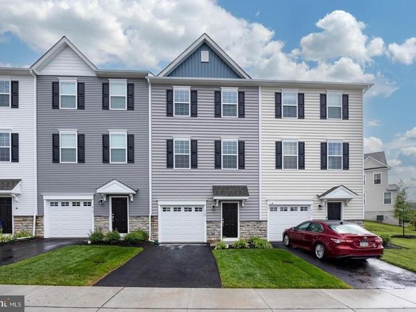 412 RIDGEWOOD DRIVE , ROYERSFORD, PA 19468
