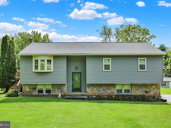 23 PLEVA DRIVE, FLEETWOOD, PA 19522