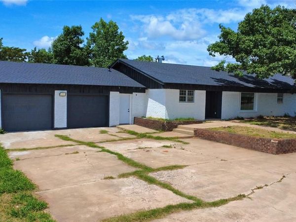 2 NW 36th Street, Lawton, OK 73505