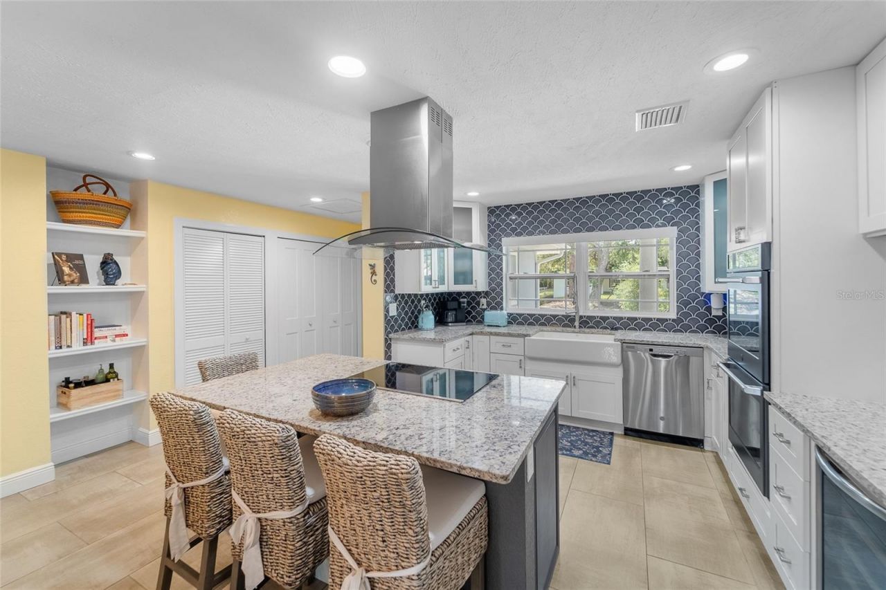 771 Indian Beach Circle, Sarasota, FL 34234 Photo