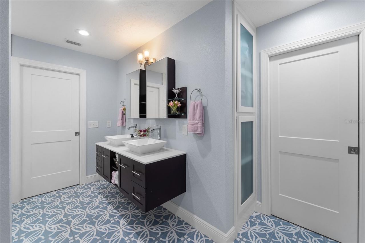 771 Indian Beach Circle, Sarasota, FL 34234 Photo