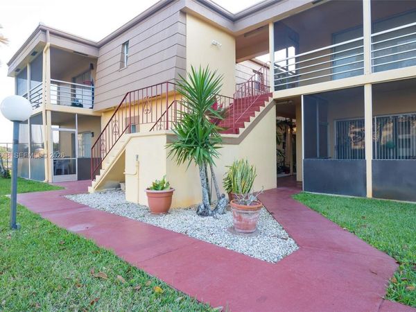 8900 NW 38th Dr , Unit 7, Coral Springs, FL 33065