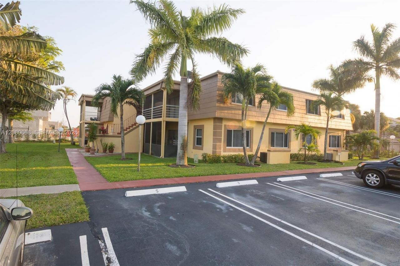 8900 NW 38th Dr , Unit 7, Coral Springs, FL 33065 Photo
