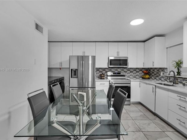 329 W 68th St , Unit 203, Hialeah, FL 33014
