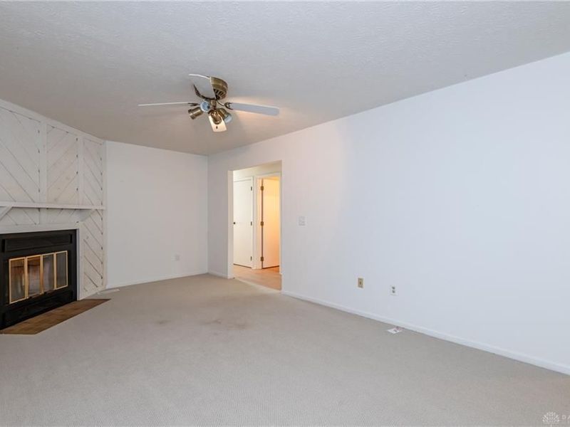 696 Hidden Valley Court, Fairborn, OH 45324 Photo 10