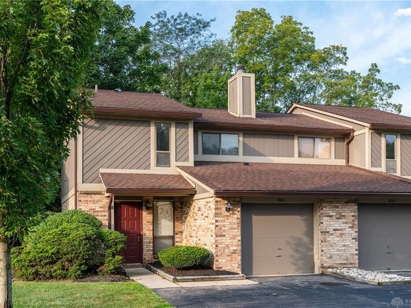 696 Hidden Valley Court, Fairborn, OH 45324 Photo 2