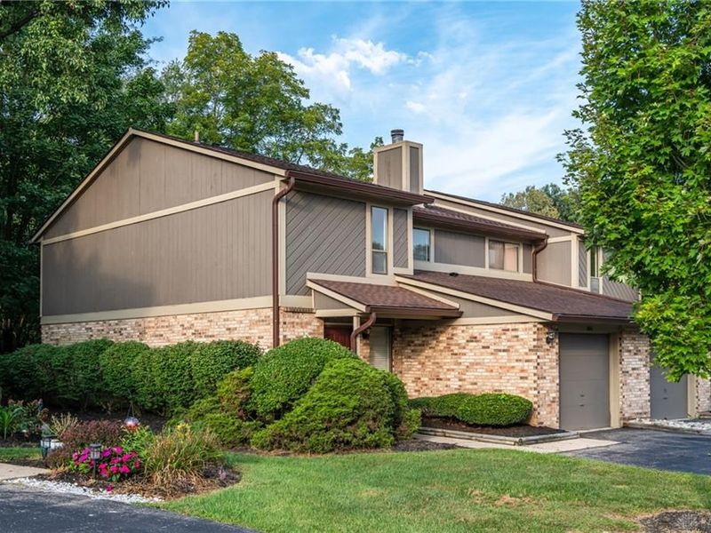 696 Hidden Valley Court, Fairborn, OH 45324 Photo 3