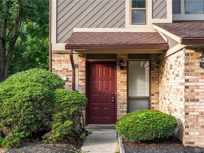 696 Hidden Valley Court, Fairborn, OH 45324 Photo 4