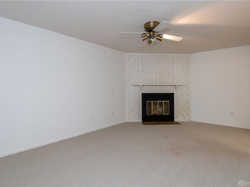 696 Hidden Valley Court, Fairborn, OH 45324 Photo 8