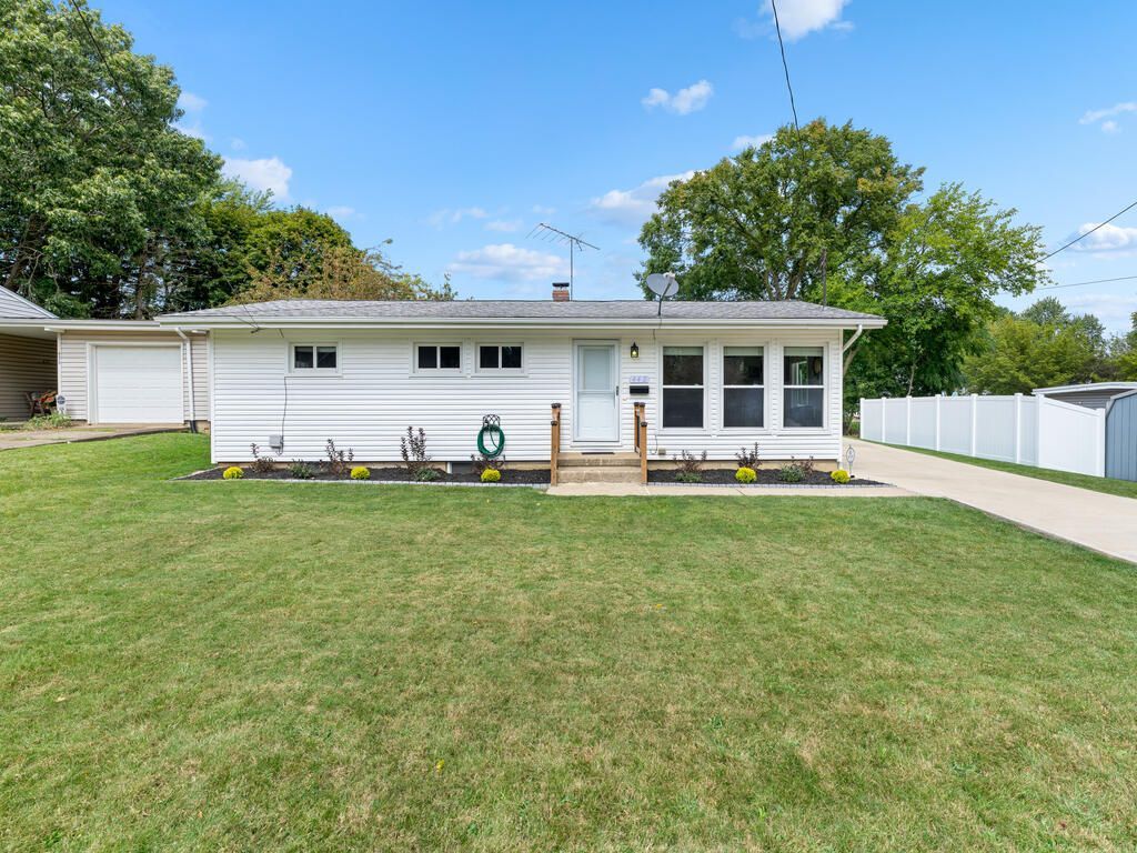 442 Forestdale Rd, Ashland, OH 44805 Main Photo