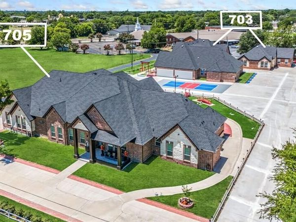 703 E Oates Road , Garland, TX 75043