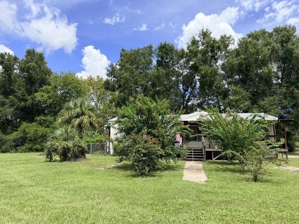 230 E Rodgers Blvd, Chiefland, FL 32626