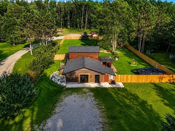 565 Cloverleaf Lane, Houghton Lake, MI 48629