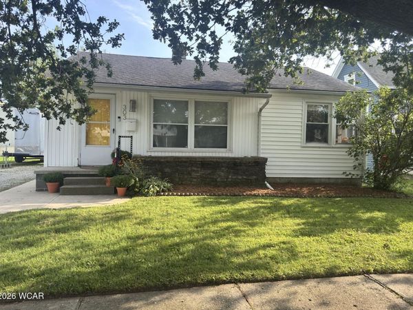 303 Washington Street, Wapakoneta, OH 45895