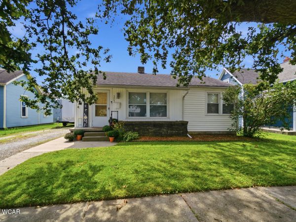 303 Washington Street, Wapakoneta, OH 45895