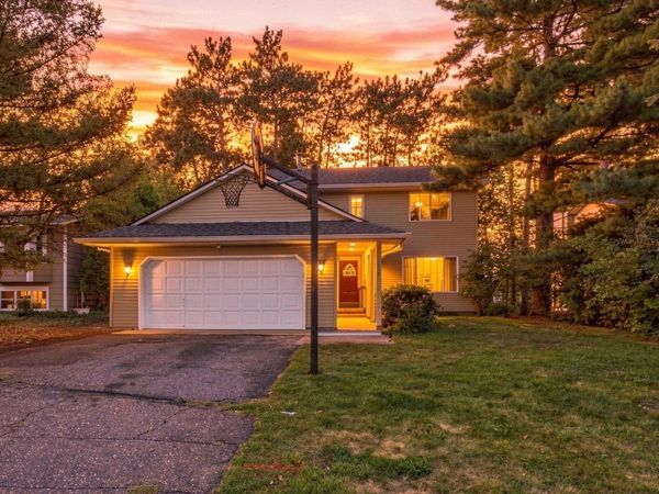 7018 43rd Street N, Oakdale, MN 55128