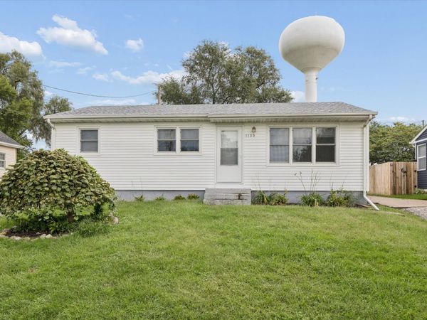 1109 Hacker Street, Buffalo, IA 52728